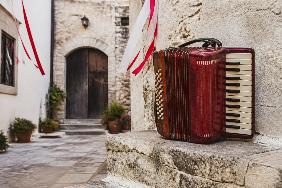 Hunting Horns and Forest Tradition in Germany: original editorial photograph for the Italian accordion reference